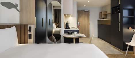 Studio (Elegant) | Allergikerbettwaren, Zimmersafe, Schreibtisch