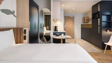 Hypo-allergenic bedding, in-room safe, desk, laptop workspace