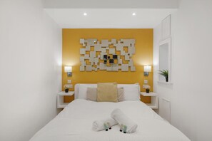 1 bedroom, iron/ironing board, WiFi, bed sheets - Central and modern private bedroom flat (Oxford)