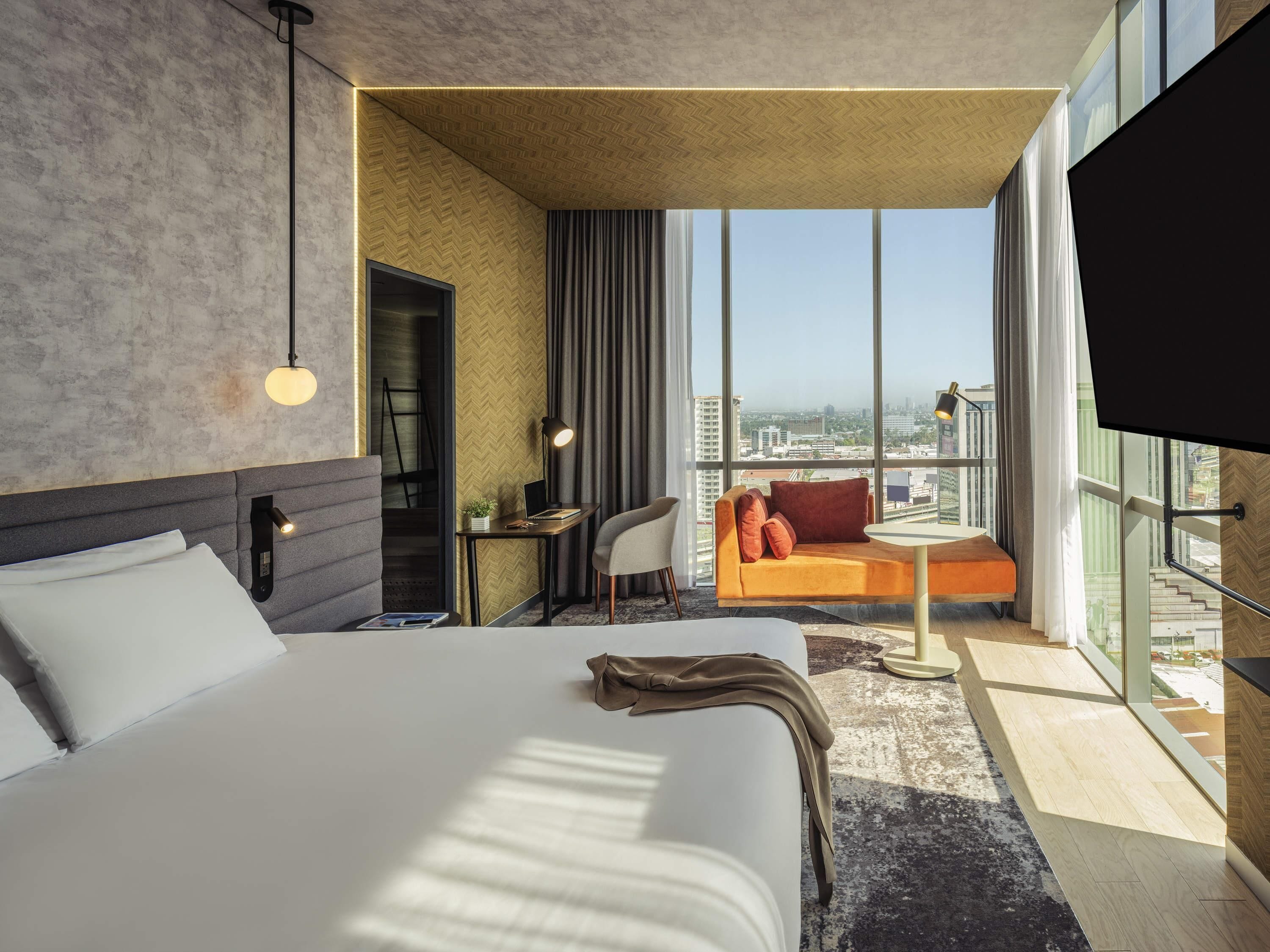 套房, 1 張特大雙人床 (Master) | 迷你吧、客房內保險箱、書桌、筆電工作空間