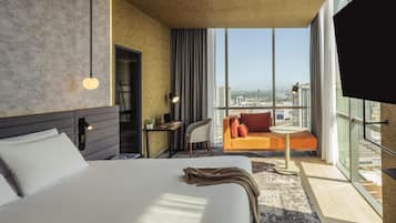 Suite, 1 cama de matrimonio grande (Master) | Minibar, caja fuerte, escritorio y espacio para trabajar con un portátil