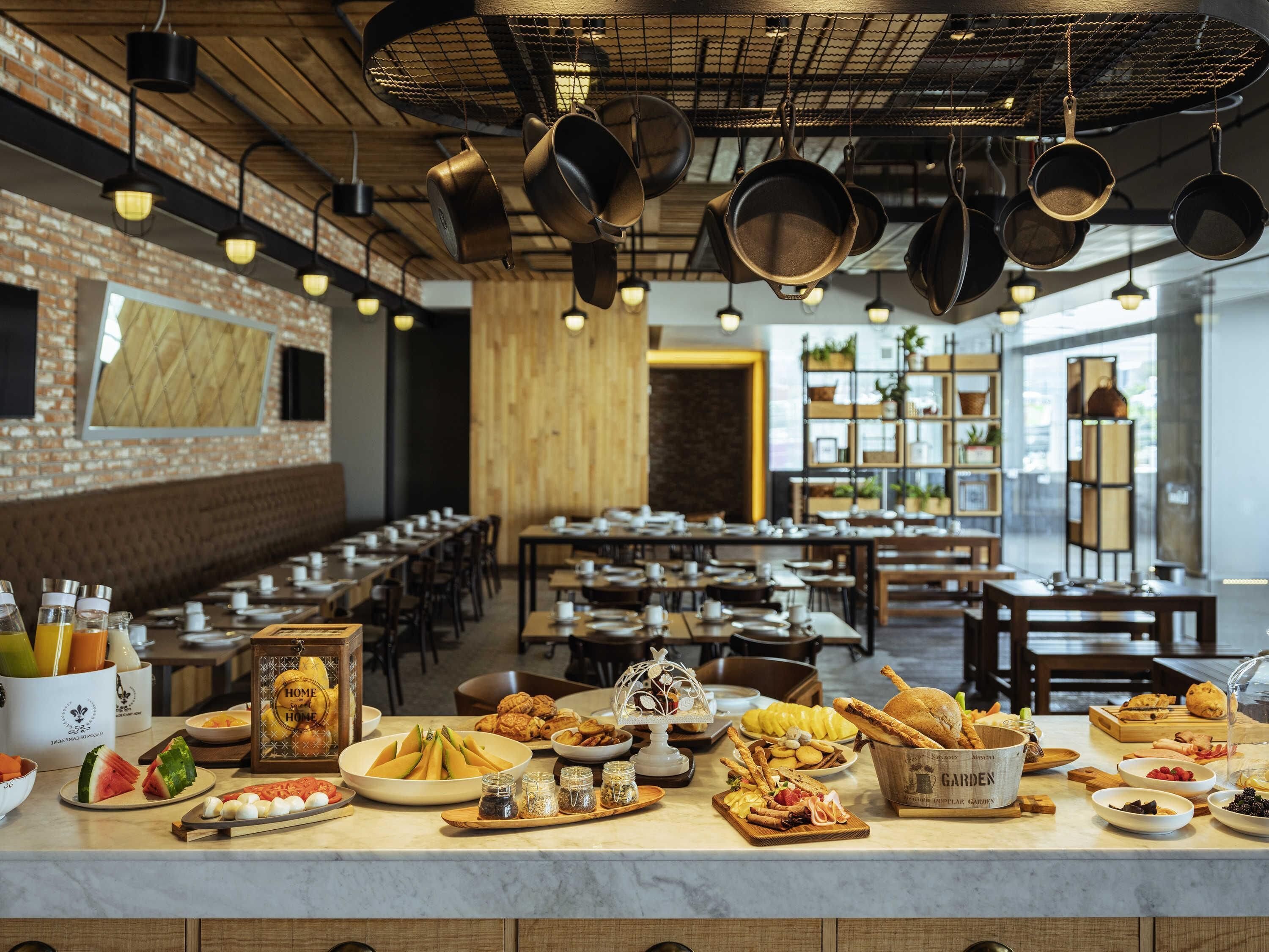 Desayuno buffet diario (MXN 370 por persona)