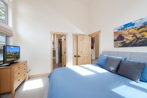 4 bedrooms, free WiFi, bed sheets - Luxury Townhome - Views - Ski in/Out - End Unit - Fire Pit (Durango)