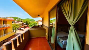 Family Room, Multiple Beds | Terrace/patio