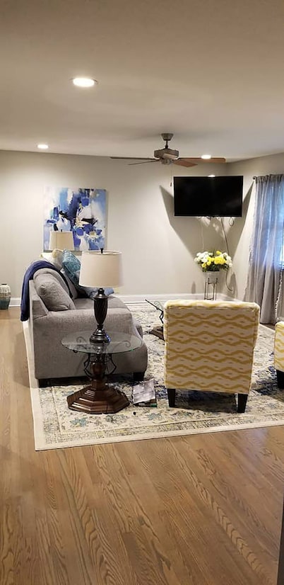 5 Bedroom Large Groups Welcome 15 min to UT/Downtown 