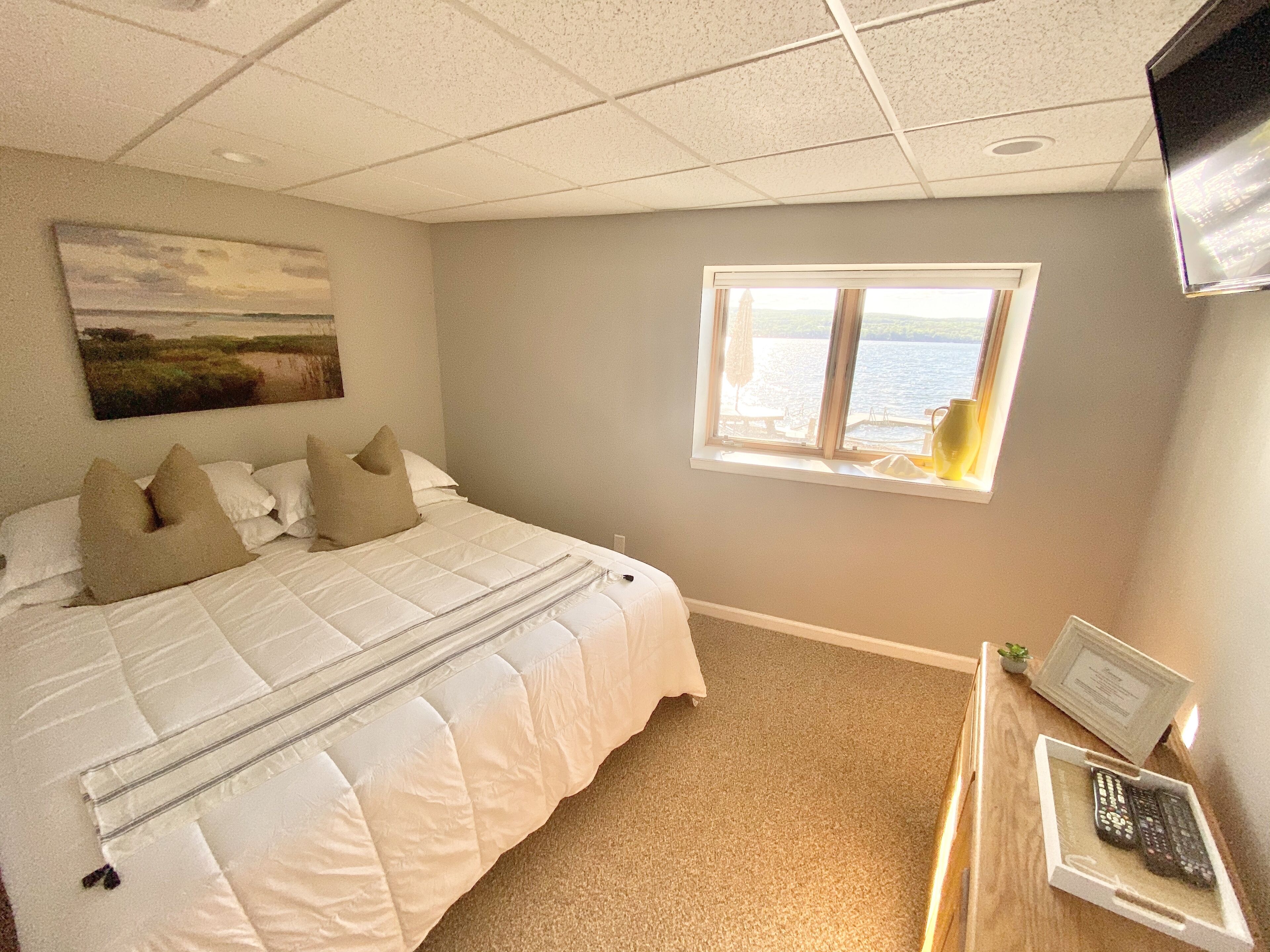11 bedrooms, iron/ironing board, free WiFi, bed sheets