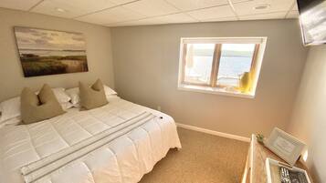 11 bedrooms, iron/ironing board, free WiFi, bed sheets