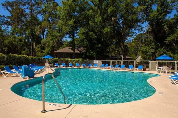 Piscine couverte, piscine extérieure