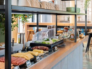 Desayuno continental incluido todos los días 