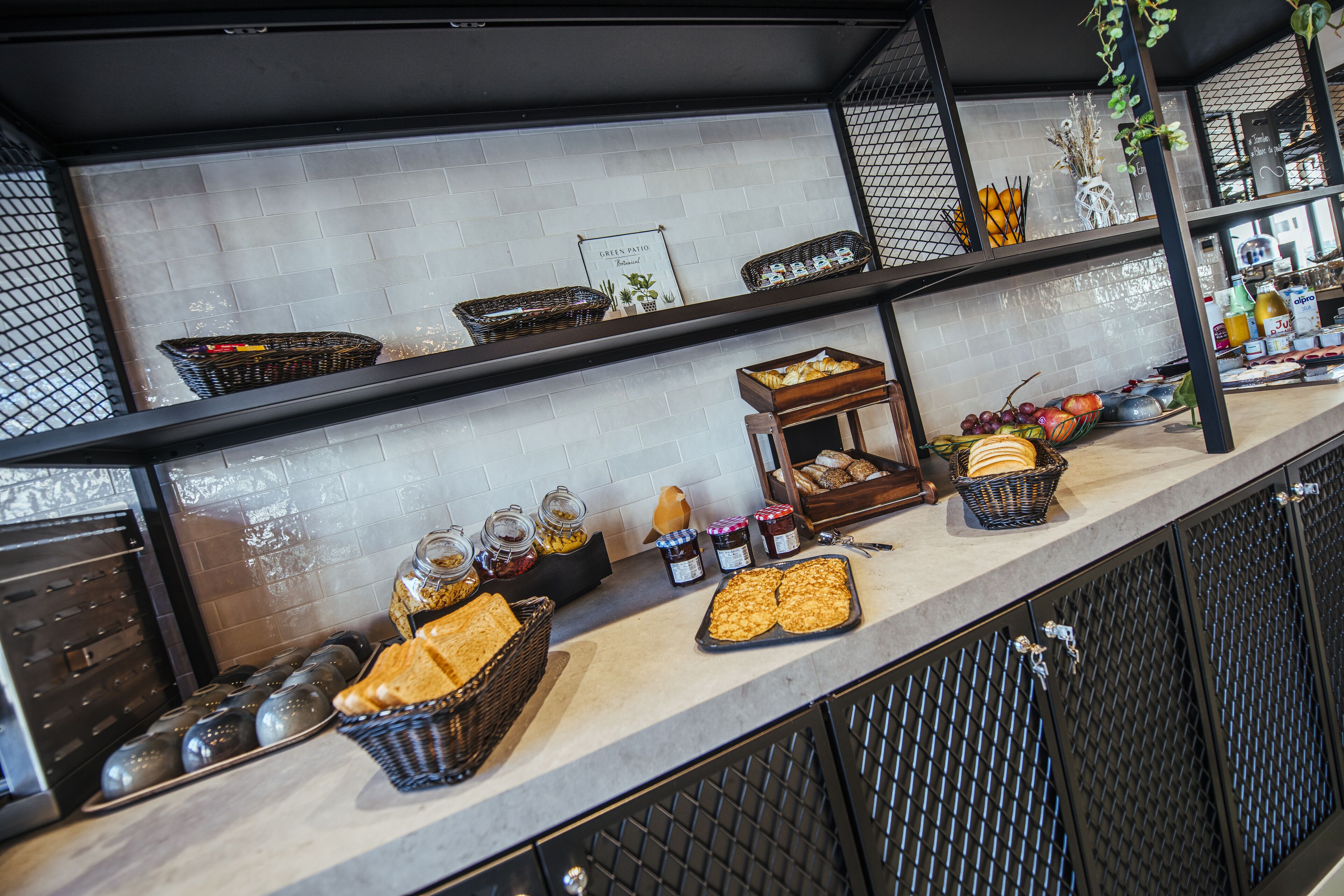daily continental breakfast (eur 12 per person)