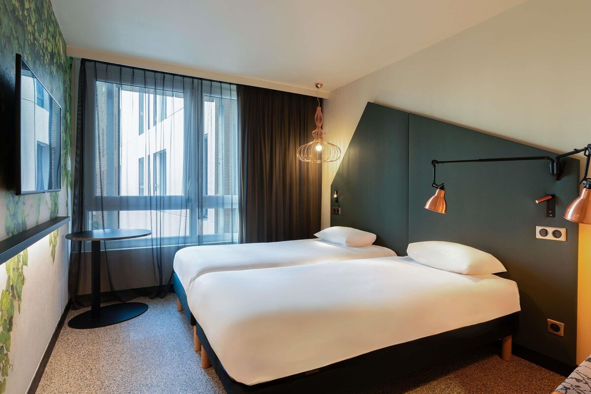 Standard Room, 2 Twin Beds | Premium bedding, laptop workspace, blackout drapes, soundproofing