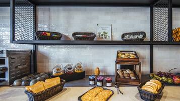 Daily continental breakfast (EUR 12 per person)