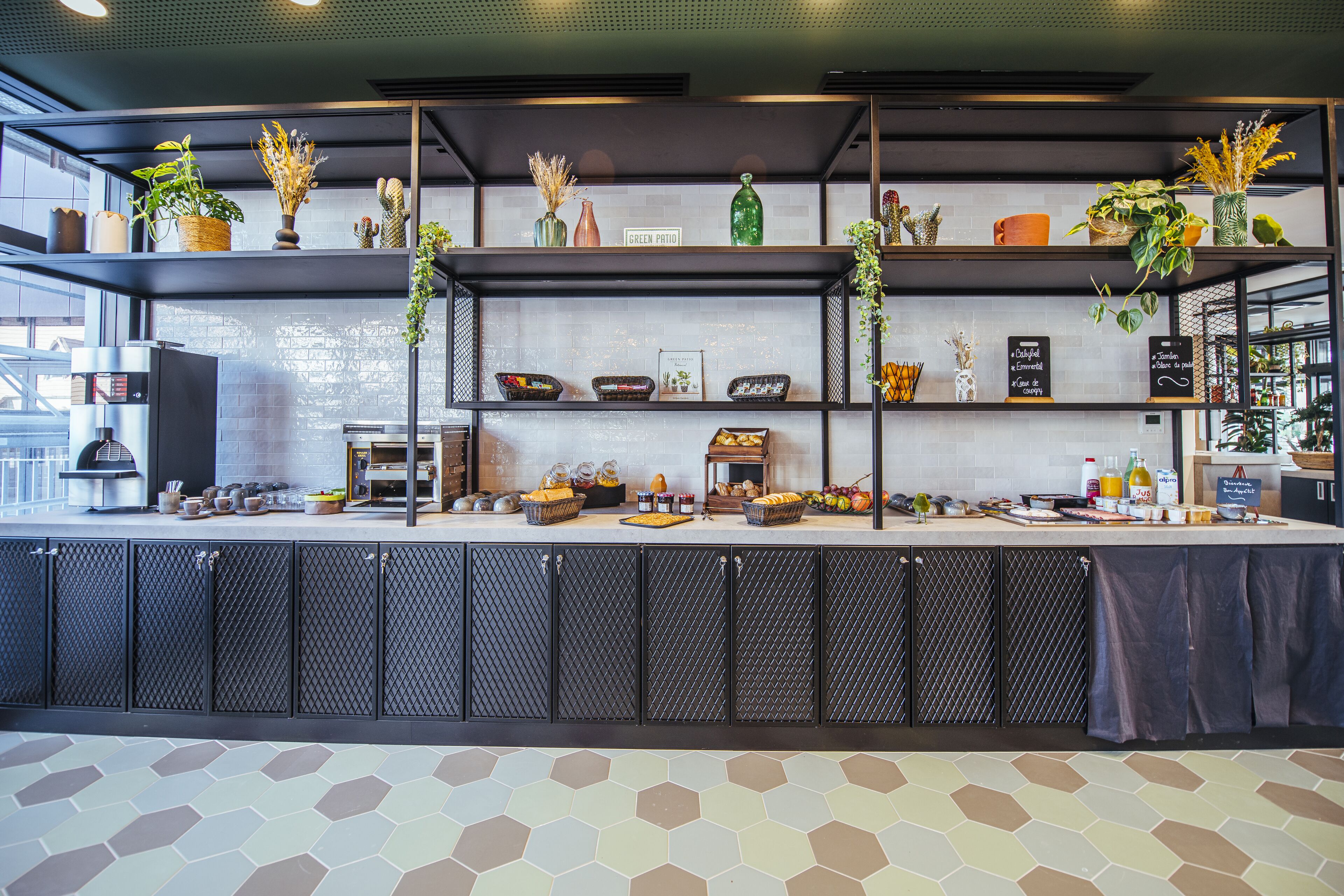 daily continental breakfast (eur 12 per person)