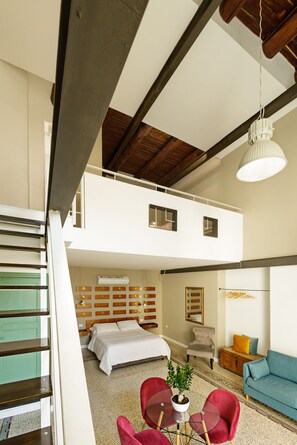 Junior Suite (Guantai) | Hypo-allergenic bedding, memory foam beds, minibar - Pala Suites (Naples)