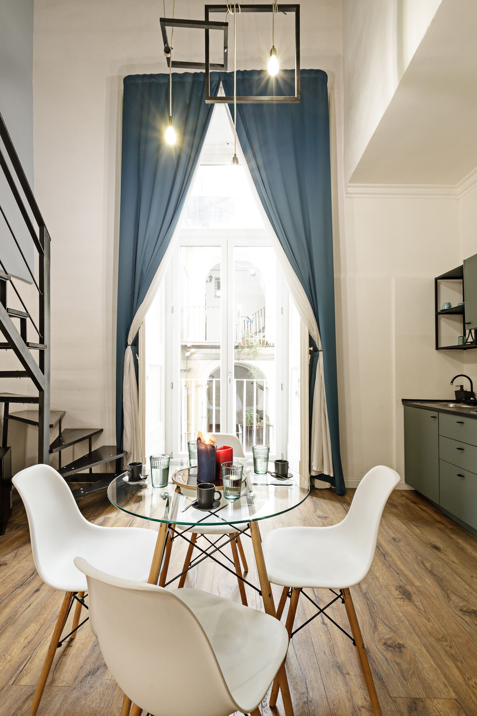 Superior Duplex (Paladino) | Living area | 43-inch Smart TV with digital channels, TV