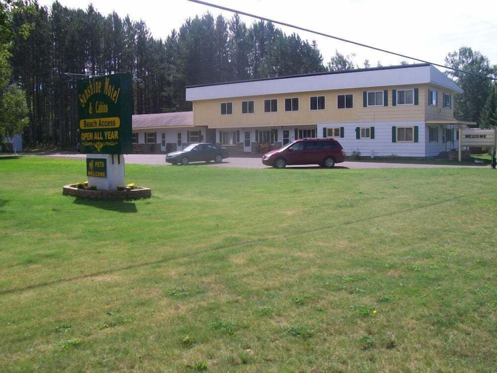 Sunshine Motel and Cabins by null