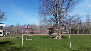 Children's play area - outdoor - Sunshine Motel and Cabins (Ontonagon)