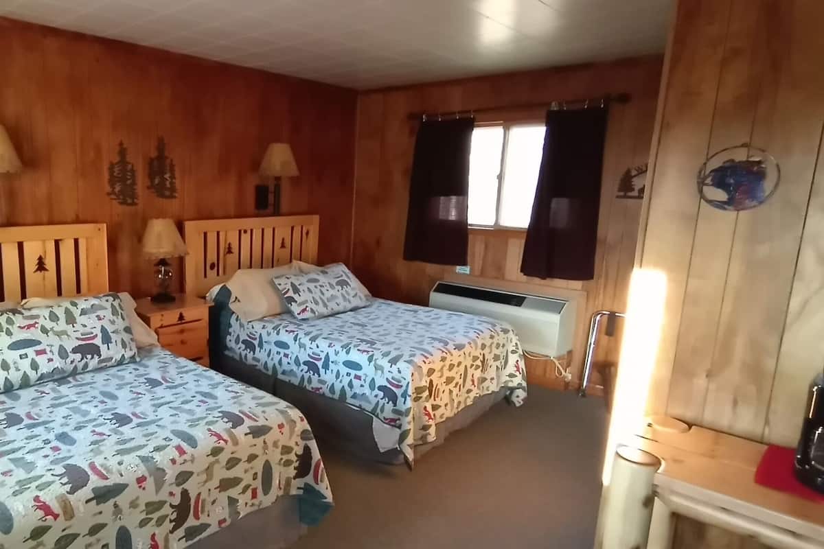 Basic Room, 2 Double Beds | Individually decorated, individually furnished, iron/ironing board
