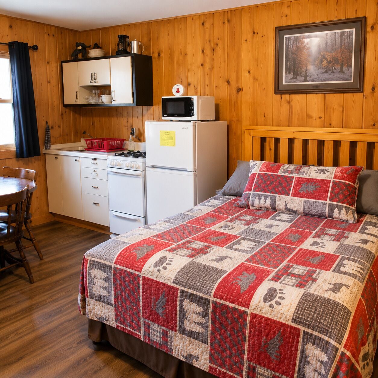 Basic Studio Suite | Individually decorated, individually furnished, iron/ironing board
