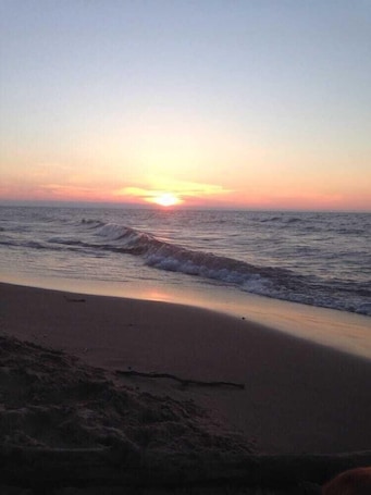 Private beach nearby. Sunshine Motel and Cabins