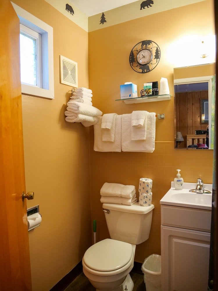 Sunshine Motel and Cabins by null