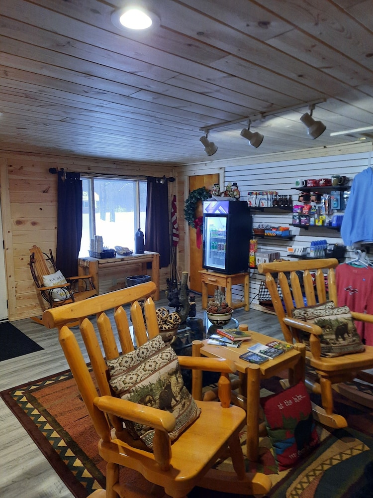 Sunshine Motel and Cabins by null