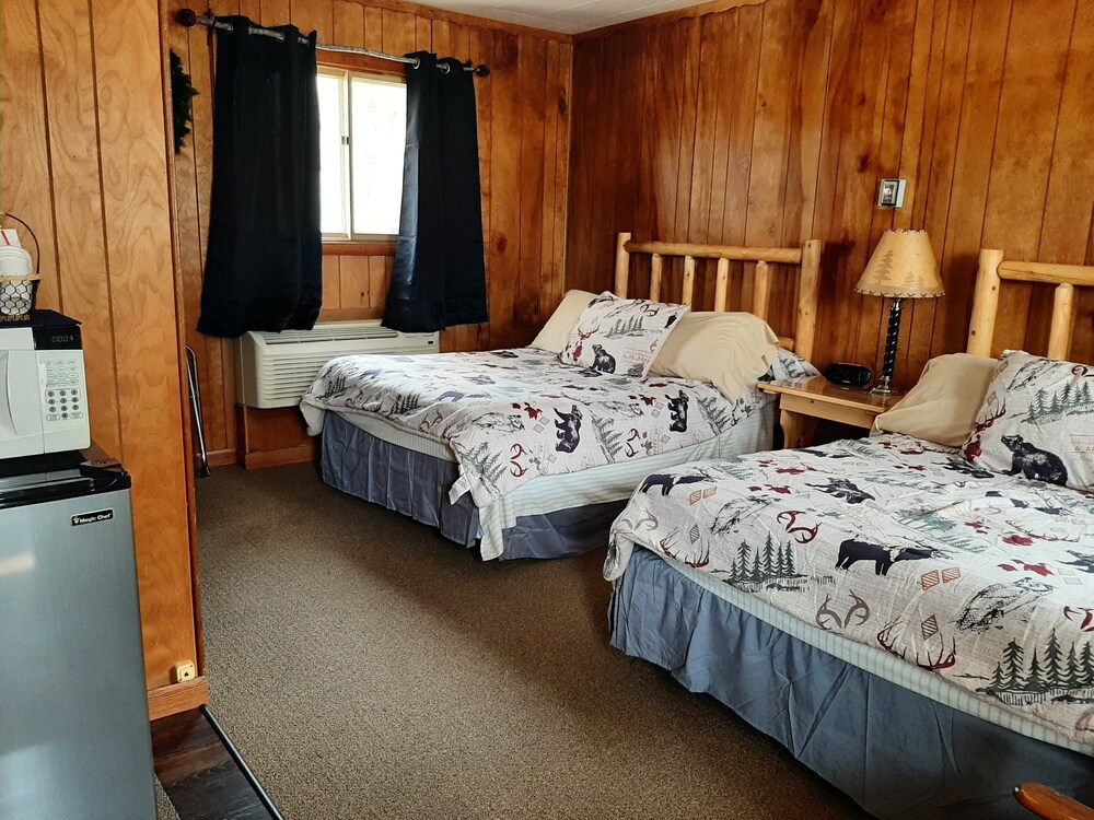 Sunshine Motel and Cabins by null