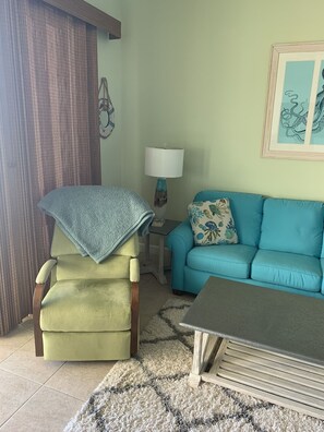 TV, DVD player - Relaxation with a view (Gulf Shores)