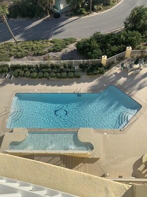 Lämmitetty uima-allas