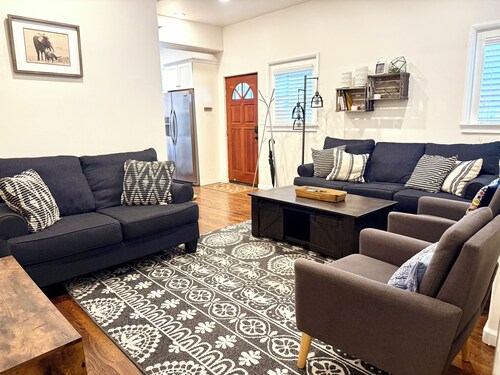 Family-friendly 3 bed / 2 bath in San Diego's best location