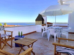 Outdoor dining - Rooftop Olhão - Algarve. 3 bedroom apartment with sea view (Olhão)