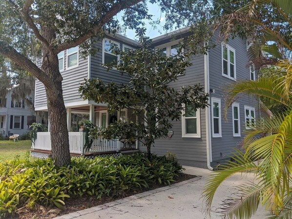 Exterior - This Suite Old House (Cocoa)