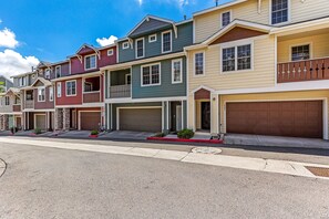 Exterior - Railroad Springs | 3BR/3.5BA | Dec. Availability! (Flagstaff)