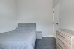 6 bedrooms