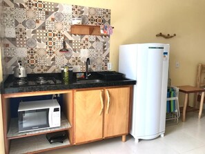 Fridge, microwave, stovetop, electric kettle