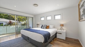 4 chambres, fer et planche à repasser, Wi-Fi gratuit, draps fournis