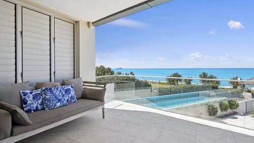 Sapphire Sands Beach House, Absolute Beachfront, P