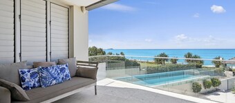 Sapphire Sands Beach House, Absolute Beachfront, P