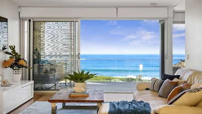Sapphire Sands, Absolute Beachfront, Pool, Spa Pet Friendly