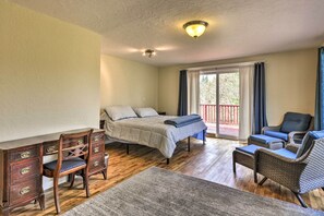 3 bedrooms, laptop workspace, internet, bed sheets