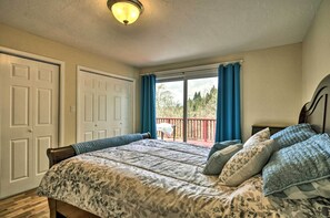 3 bedrooms, laptop workspace, internet, bed sheets