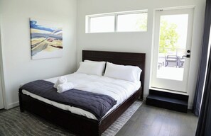 2 bedrooms, iron/ironing board, WiFi, bed sheets - Luxury Penthouse 2 Blocks | Near UT Stadium (Austin)