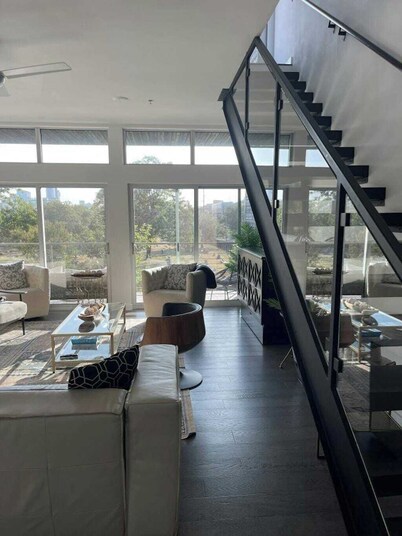 Luxury Penthouse 2 Blocks | Near UT Stadium