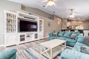 Smart TV, fireplace, DVD player, stereo