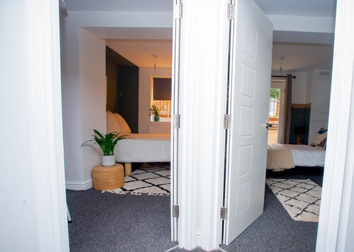 Nest Easy - Derngate Basement