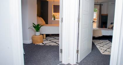 Nest Easy - Derngate Basement