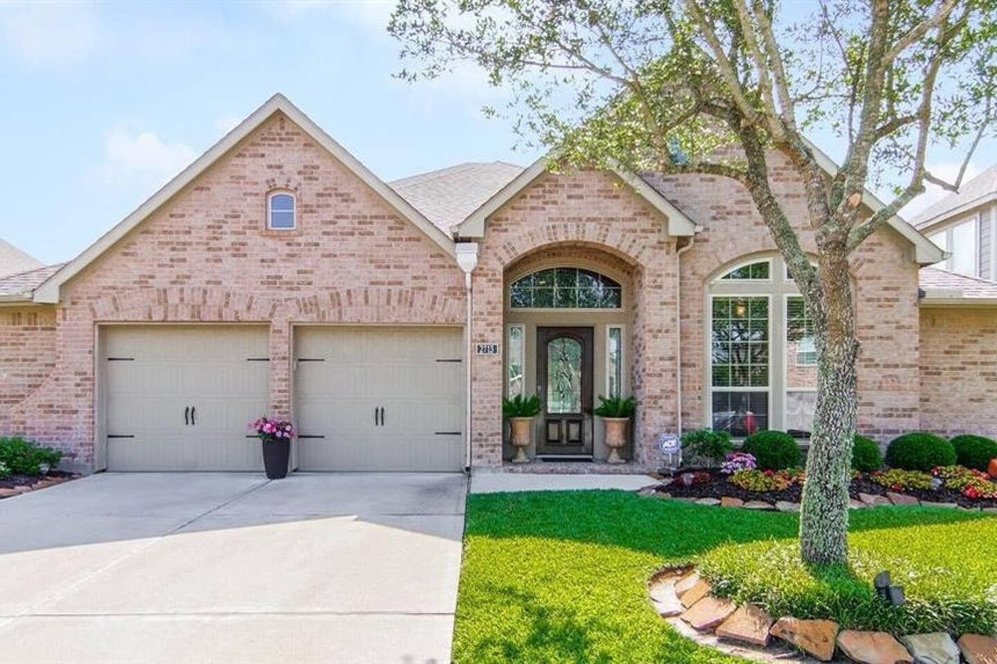 A stunning home in Pearland, Texas   awaits you! Thoroughly sanitized!