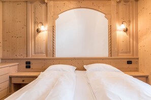 2 makuuhuonetta, silitysrauta/-lauta, ilmainen Wi-Fi, vuodevaatteet