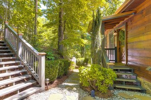 Property grounds - 2 Queen Suites, Trail Access, Mtn View, Fire Table (Blue Ridge)