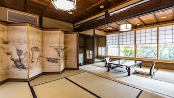 Zimmersafe, Bügeleisen/Bügelbrett, kostenloses WLAN, Bettwäsche